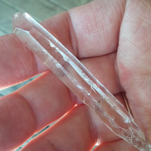 💎Quartz Crystal Point💎 - Picture 5 of 6